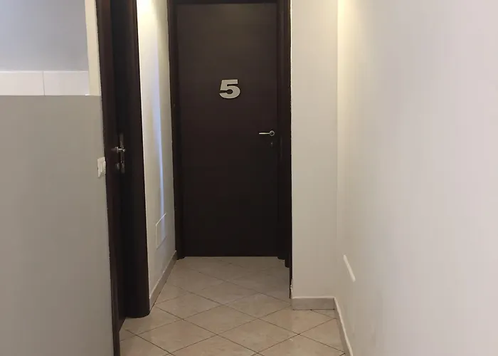 בית הארחה Bakirooms 3*